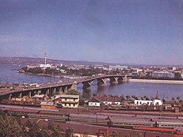 Современный Иркутск. Иллюстрация из фотоальбома "Иркутск", 1986 г.